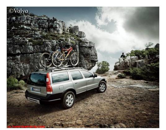 VOLVO XC70 2.4 XC CROSS COUNTRY AWD SW TURBO GASOLINA 4P AUTOMÁTICO